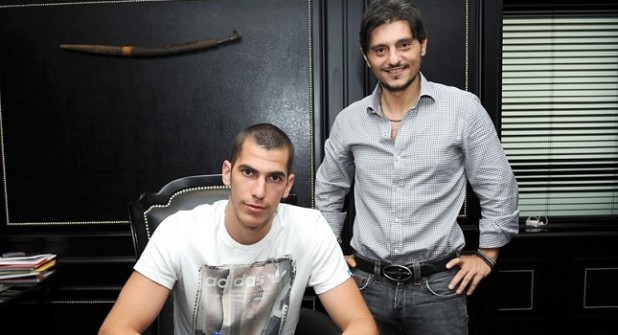 Ο Μποχωρίδης μαζί με τον πρόεδρο της ΚΑΕ Παναθηναϊκός