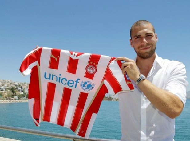 Ο Κασάμι λίγο μετά από την υπογραφή του νέου συμβολαίου του