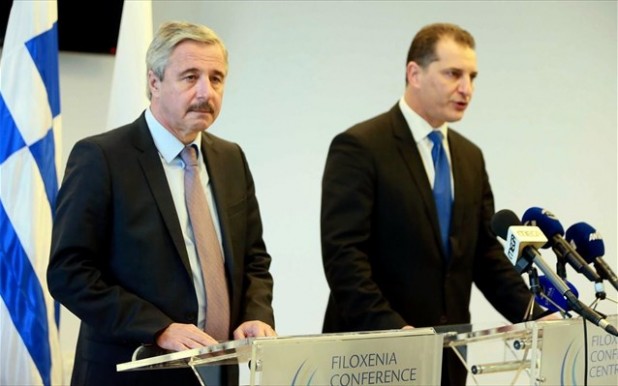 Ο υπουργός Περιβάλλοντος Γιάννης Μανιάτης και ο Κύπριος ομόλογός του Γιώργος Λακκοτρύπης